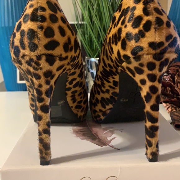 Jessica Simpson-Spotty Leopard Heels Size 8.5M - Picture 8 of 8